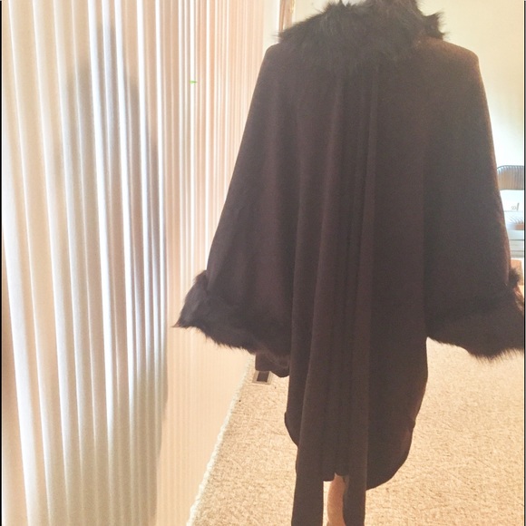 Fur Trim Batwing Sweater Coat/Poncho (B-3) - Picture 7 of 8